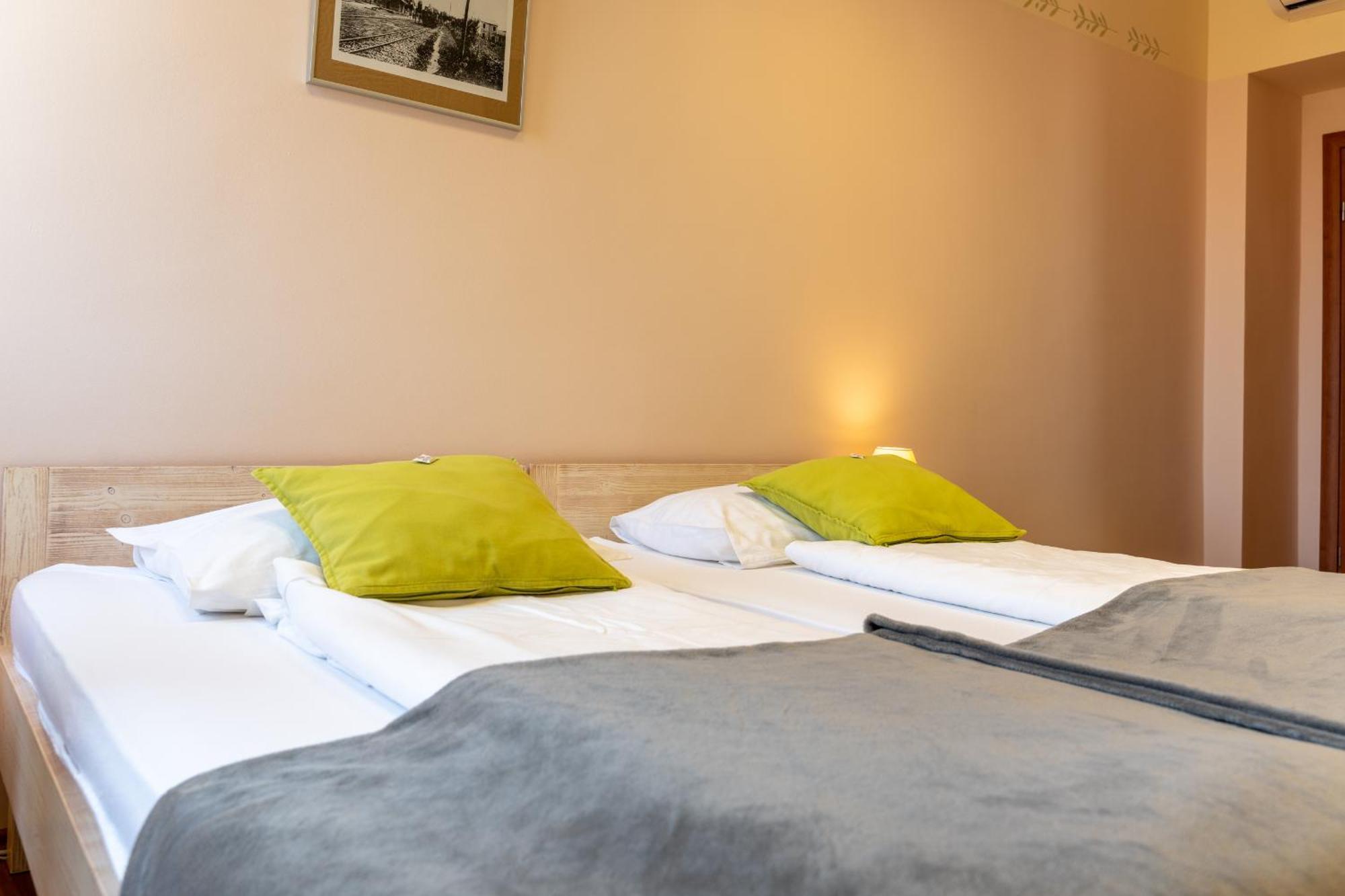 Hotel Stara Sola - Oleander Resort Korte ภายนอก รูปภาพ
