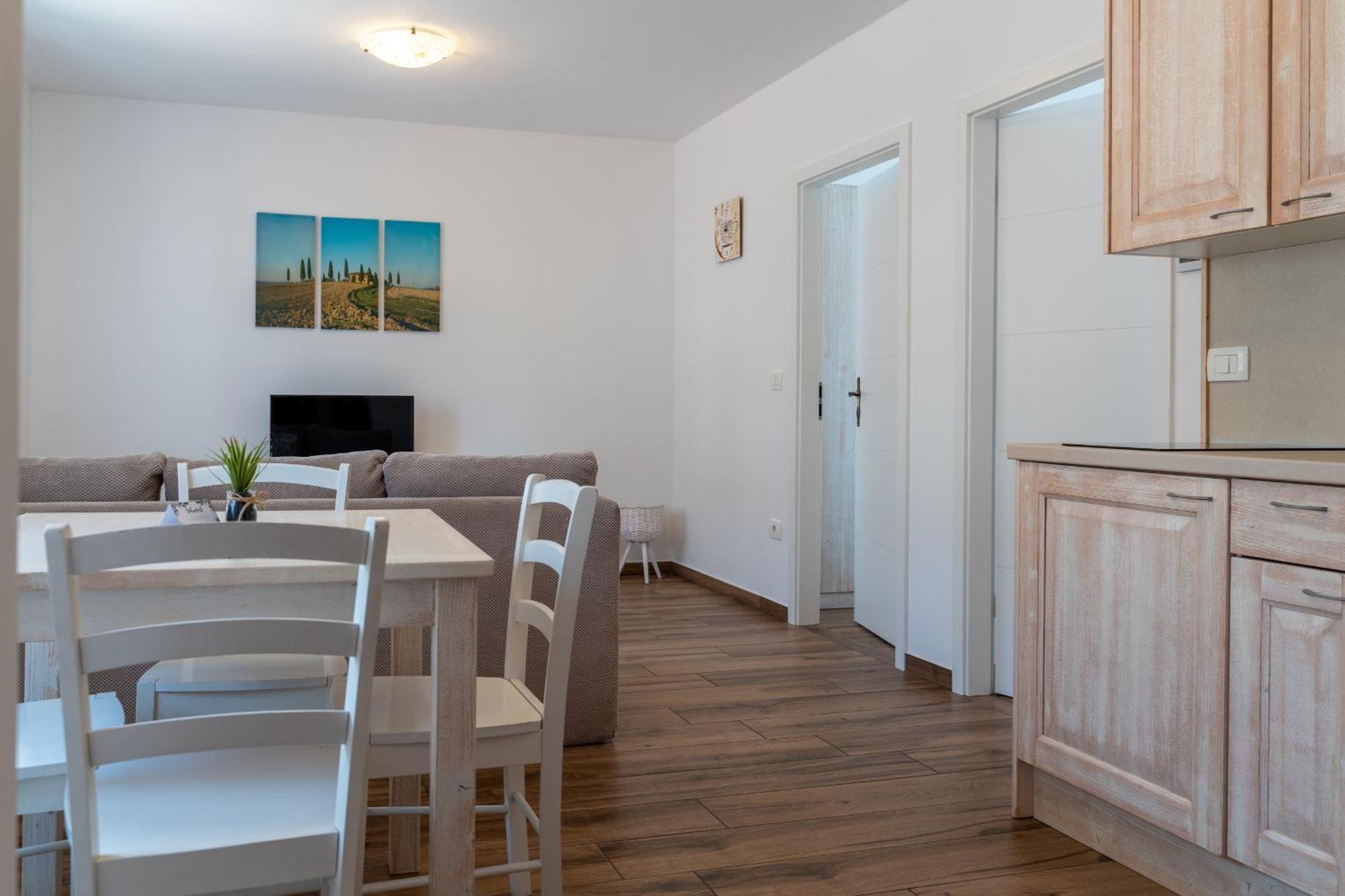 Hotel Stara Sola - Oleander Resort Korte ภายนอก รูปภาพ