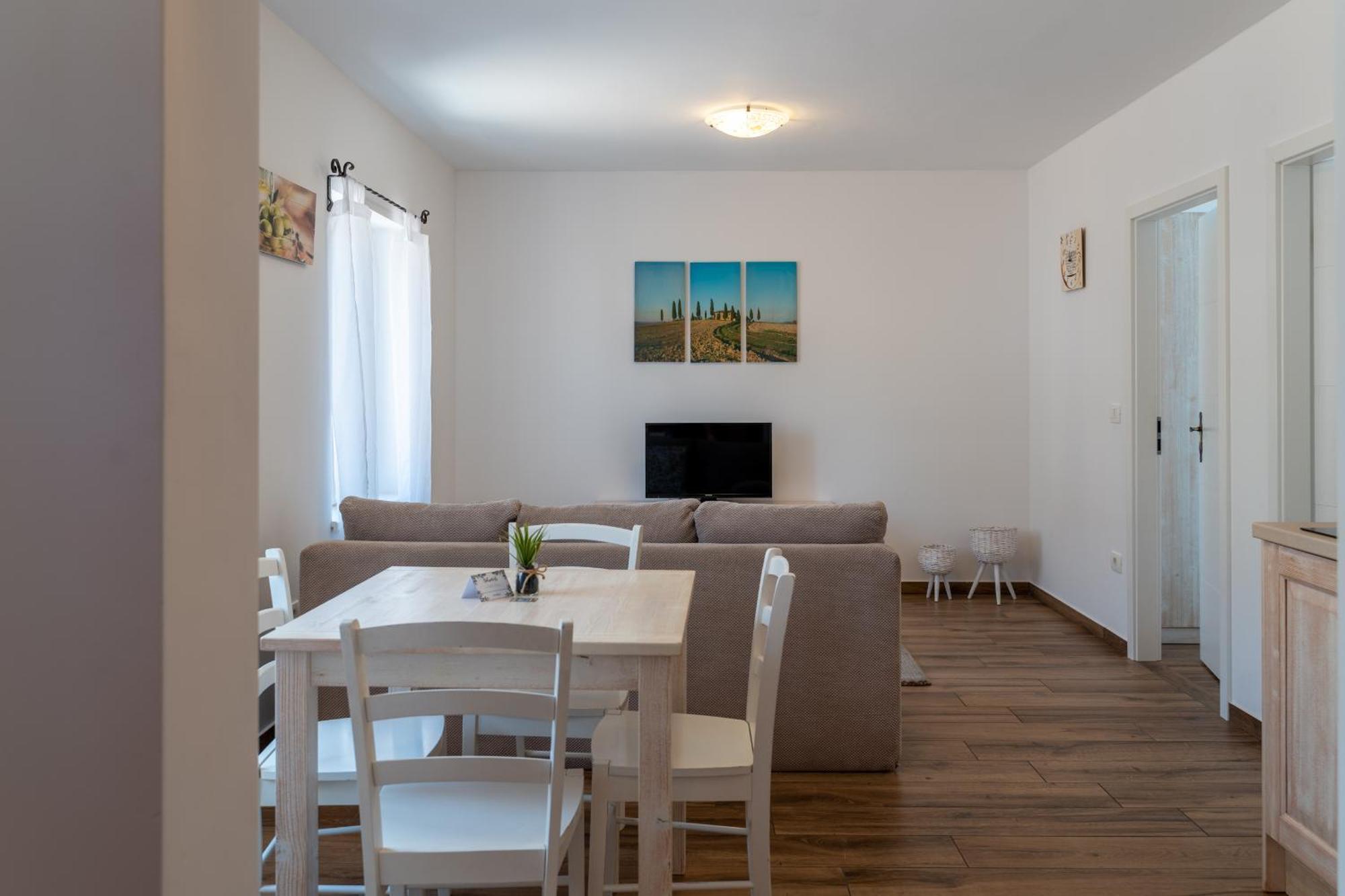 Hotel Stara Sola - Oleander Resort Korte ภายนอก รูปภาพ