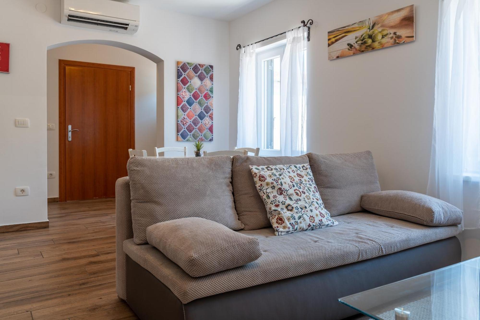 Hotel Stara Sola - Oleander Resort Korte ภายนอก รูปภาพ