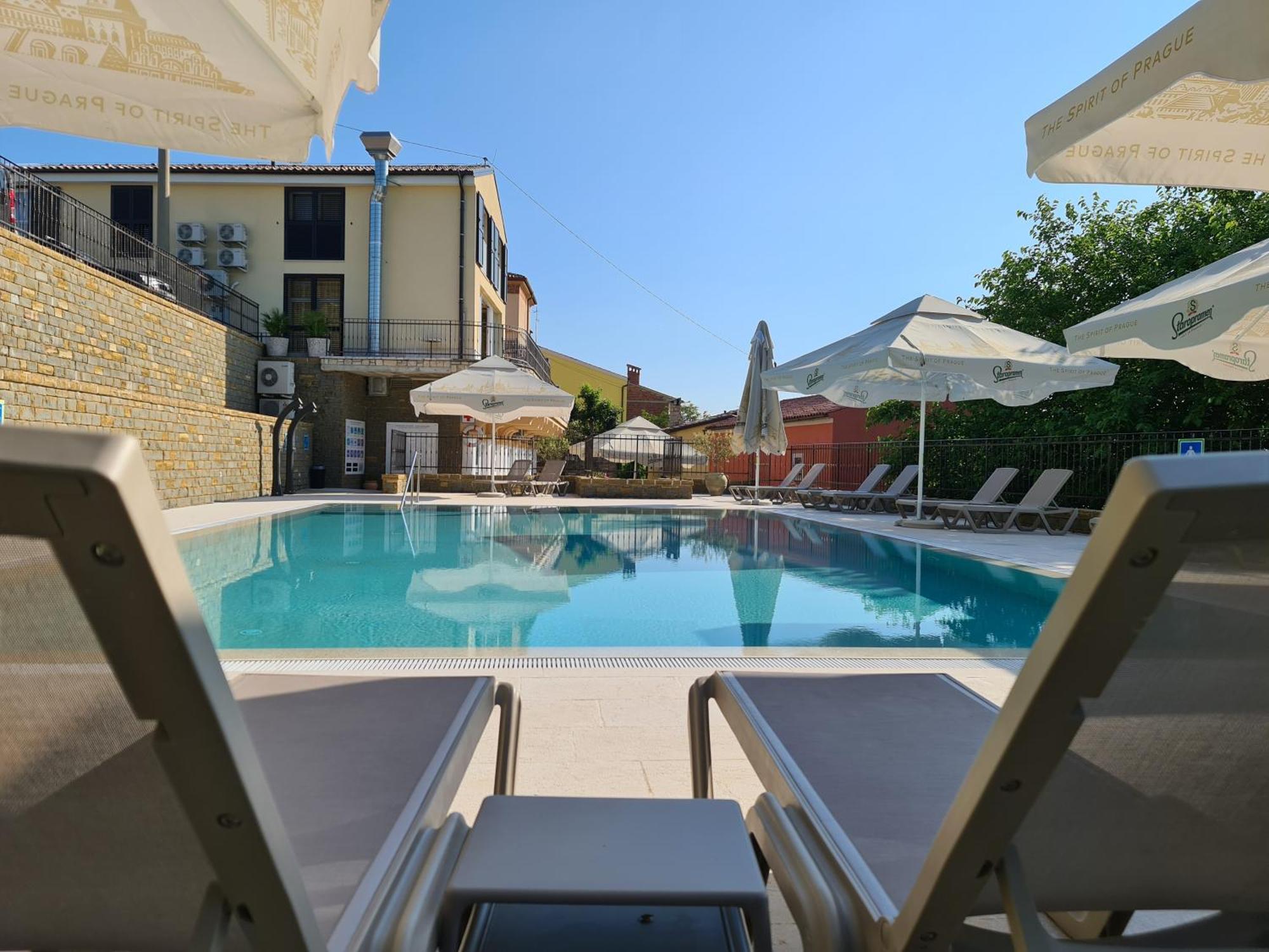 Hotel Stara Sola - Oleander Resort Korte ภายนอก รูปภาพ