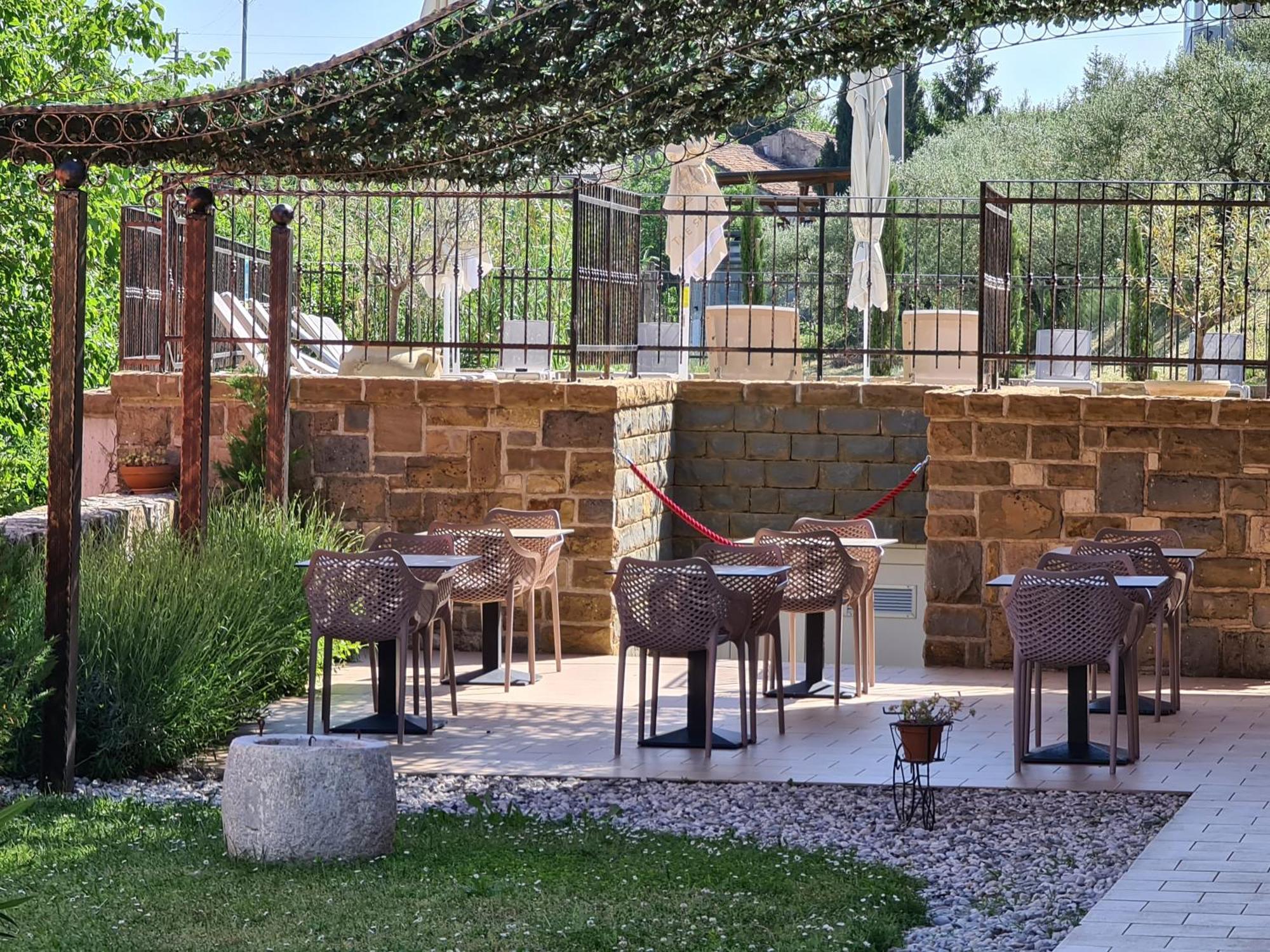 Hotel Stara Sola - Oleander Resort Korte ภายนอก รูปภาพ