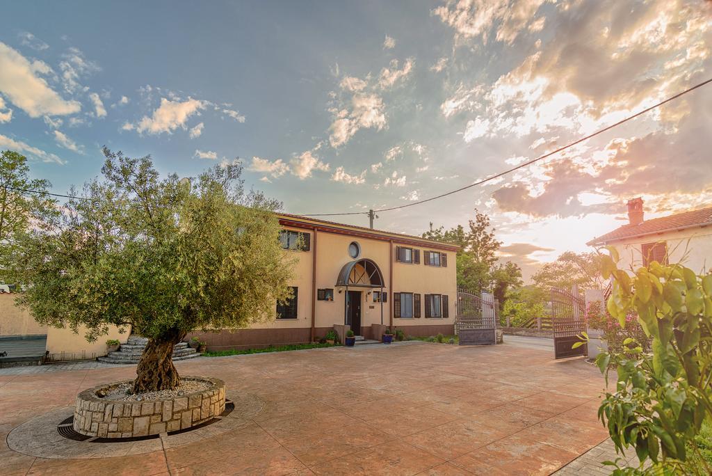 Hotel Stara Sola - Oleander Resort Korte ภายนอก รูปภาพ